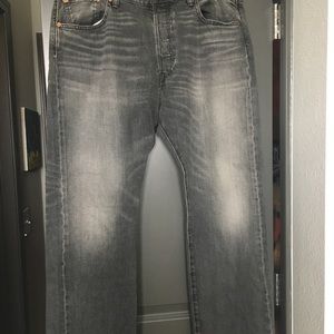 Black Levi’s 501 jeans